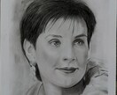鉛筆画で人物の似顔絵を手描きで作成を致します 画像をもとに手描きの似顔絵描きます。一点もので原画送ります イメージ10