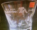 ガラス、アクリル、金属に名前やイラストを彫ります グラスやフォトフレームなど、誕生日や記念日の贈り物に。 イメージ1