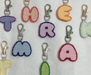 ❁オーダー承ります❁　手刺繍 お名前 イニシャル刺繍 キーホルダー ❁オーダー承ります❁ 手刺繍 お名前 イニシャル刺繍