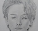 鉛筆でリアルな似顔絵を描きます 手書きでぬくもりのあるリアルな似顔絵はいかがですか？ イメージ1