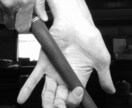 これからゴルフを始めようとする方を指導します ①グリップの基本動作をお家で学習します。 イメージ2