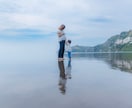 イタンキ浜の鏡の海で撮影します 砂浜に空が映り込む鏡の海で思い出の写真を。 イメージ4