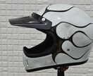 ヘルメットのカスタムペイントオーダー承ります プロの塗装屋がバイクに合ったヘルメットを作ります。 イメージ8