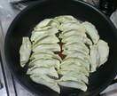 ヘルシーで野菜たっぷり生姜の効いたうまい簡単手作り餃子の作り方をメールで教えます。 イメージ3