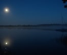 びわ湖から生まれたお守りブレスレットをお届けします 夜のびわ湖の景色から生まれた、心が静かになるお守りです。 イメージ3