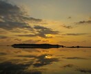 沖縄の風景写真を提供いたしますます 穏やかな朝焼けと美しいサンセットビーチ イメージ1