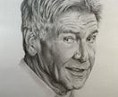 鉛筆画で人物の似顔絵を手描きで作成を致します 画像をもとに手描きの似顔絵描きます。一点もので原画送ります イメージ5