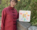 世界にひとつのカラフルな花文字を描きます お好きな文字でお描き致します好きな絵柄も選べます❣️ イメージ5