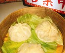 家庭で簡単皮から作る餃子を教えます 皮はモチモチ中はジューシーの餃子を教えます！ イメージ1
