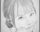 鉛筆にてあなたの似顔絵描きます 鉛筆で繊細かつ大胆に描きます！ イメージ4