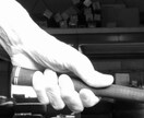 これからゴルフを始めようとする方を指導します ①グリップの基本動作をお家で学習します。 イメージ5