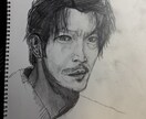 貴方、貴方様のご友人の似顔絵描きます 鉛筆やボールペンのようなもので描くので基本白黒の絵になります イメージ3