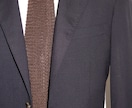 スーツのディテールお教えします 細部の構造、襟の長さ、ボタン位置、質感、全体のバランス等 イメージ1