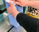 金型プレスで同一形状を大量・精密に生地を裁断します 手切り限界の方必見！金型プレスでスピーディに大量裁断致します イメージ5