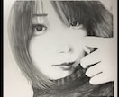 鉛筆による本気の似顔絵描きます 温かみのある鉛筆のタッチ質感を大事にしています。 イメージ1