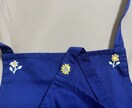手作りの刺繍します ハンカチにお花や小物の刺繍します。長く愛されるお守りに。 イメージ2