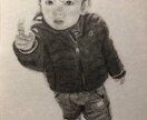 お気に入りの写真を想いを乗せて鉛筆画で仕上げます カウンセリングでしっかり想いを受け取り、描いていきます。 イメージ2