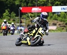 バイクやクルマの写真をデフォルメイラストにします 自分の走る姿や愛車を可愛らしくデフォルメします。 イメージ10