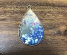 レジンでアクセサリーやキーホルダーを作ります ネックレスやキーホルダーをつくってます イメージ9