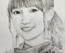 鉛筆でアナログ似顔絵(A5)を描かせていただきます お祝いや記念日などのプレゼントに最適です。 イメージ3