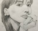 鉛筆でアナログ似顔絵(A5)を描かせていただきます お祝いや記念日などのプレゼントに最適です。 イメージ7