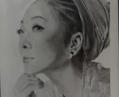 鉛筆画で人物の似顔絵を手描きで作成を致します 画像をもとに手描きの似顔絵描きます。一点もので原画送ります イメージ8