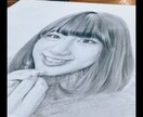 人物、ペットの似顔絵を鉛筆画で描きます SNSのプロフィール写真、挿絵などにも喜ばれております イメージ4