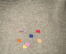 穴が開いた服をダーニングで直します カラフルなダーニングでかわいく補修いたします。 イメージ1