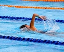 あなたの泳ぎ方を見て、アドバイスをします 練習や大会の動画を見て、泳ぎのコツ・改善点をお伝えします！ イメージ1