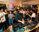 パーティー・店舗など、現地環境でプレイします 音楽を取り入れることで特別な空間を演出 イメージ1