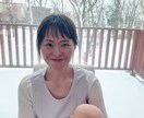 助産師がぐずる赤ちゃんの落ち着く抱っこを教えます 赤ちゃんが心地よく、ママは楽ちんにできる抱っこの動画です。 イメージ1