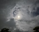 優しく寄り添います 何でもお話ください。不安や苦しい気持ちを和らげます。 イメージ1