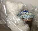 お花をたくさん使ったアレンジを作ります くまさんがお花がたくさんのバスケットを抱えているアレンジです イメージ3