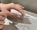 ハンドモデル&魅力的な商品撮影をします アクセサリーショップでの起用経験あり。手元には自信ありです! イメージ4