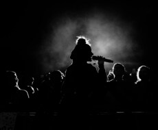 バイリンガルプロ歌手があなたの曲を歌います クオリティーの高い気持ちがこもった歌！