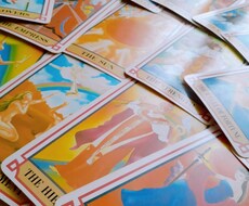 生まれつきの霊感とタロット占い♡霊視で鑑定致します 霊感最強占い師が丁寧・的確に鑑定致します✩.*˚