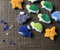 オリジナル刺繍ストラップorブローチ制作します ふわもこ素材の可愛い刺繍！イベント出展作家が制作！