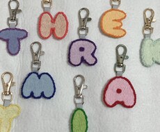 手刺繍イニシャルキーホルダー作成します イメージ1