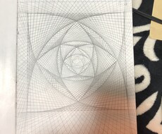 図形を組み合わせたデザインを描きます イメージ1