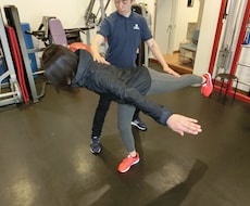 女性の姿勢づくりのためのトレーニングを行います イメージ1