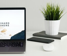 現役デザイナーが高品質なサイトをデザインします 丁寧なヒアリングを通して、思いが伝わるサイトをご提案します。