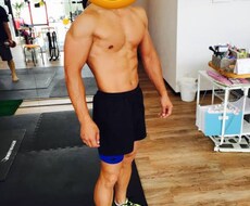 自宅で出来る胸筋トレーニングを紹介します イメージ1