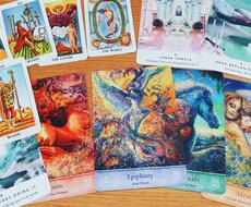 カード読み。3つまでリーディングします カードを数種類使ってあなたに必要なメッセージを♫