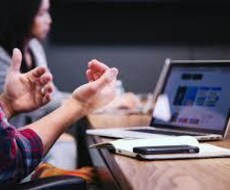 Webサイト製作前の打ち合わせMTGを行います 事前にビデオチャットを利用し、MTG可能です！