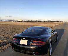 車の写真のナンバープレートを隠す処理をします イメージ1
