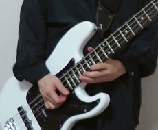 ベース演奏します イメージ1