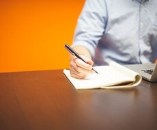 facebook上で 2000人に広告宣伝します 効果的なSNSマーケティングを専門としています