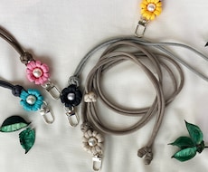 パラコード/スマホストラップ4販売します 一輪の花が可愛いスマホ・ネックストラップです♡