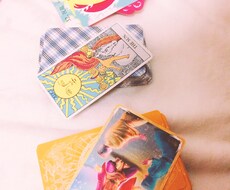タロット占い オラクルカード等承ります 。納得頂けるまで寄り添いたいと思います。