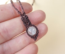 マクラメアクセサリー制作承ります 首紐からエンド部分までのデザイン１つ